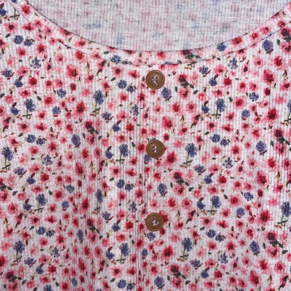 SHEIN Floral Print Crop Top - Picture 2 of 6